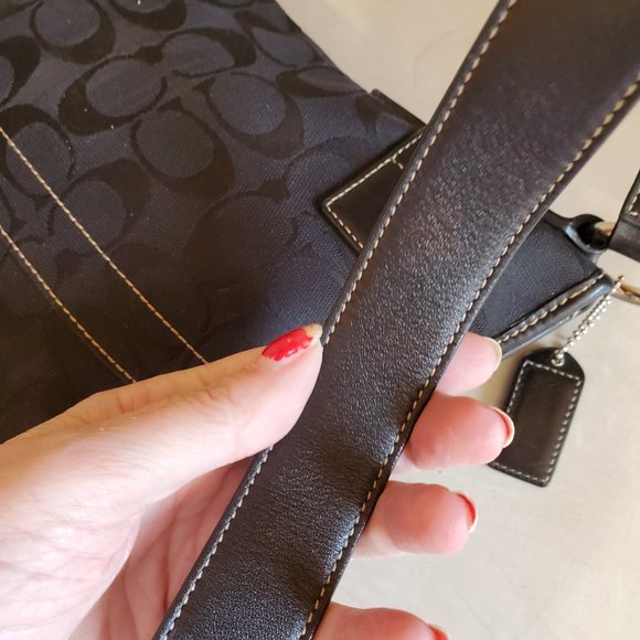 Like New Coach Black Signature Canvas Shoulder Bag Purse 3577 - Picture 6 of 16